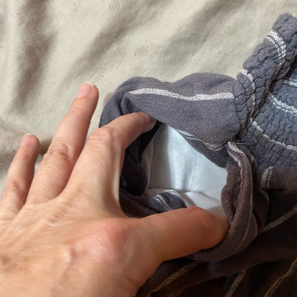 Universal Thread Gray Striped Women's Athletic Shorts - Picture 2 of 4